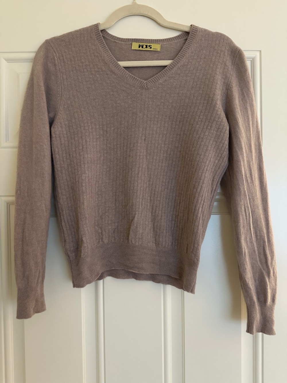 Women's V-Neck 100% Cashmere Sweater in Mauve (thin sweater)